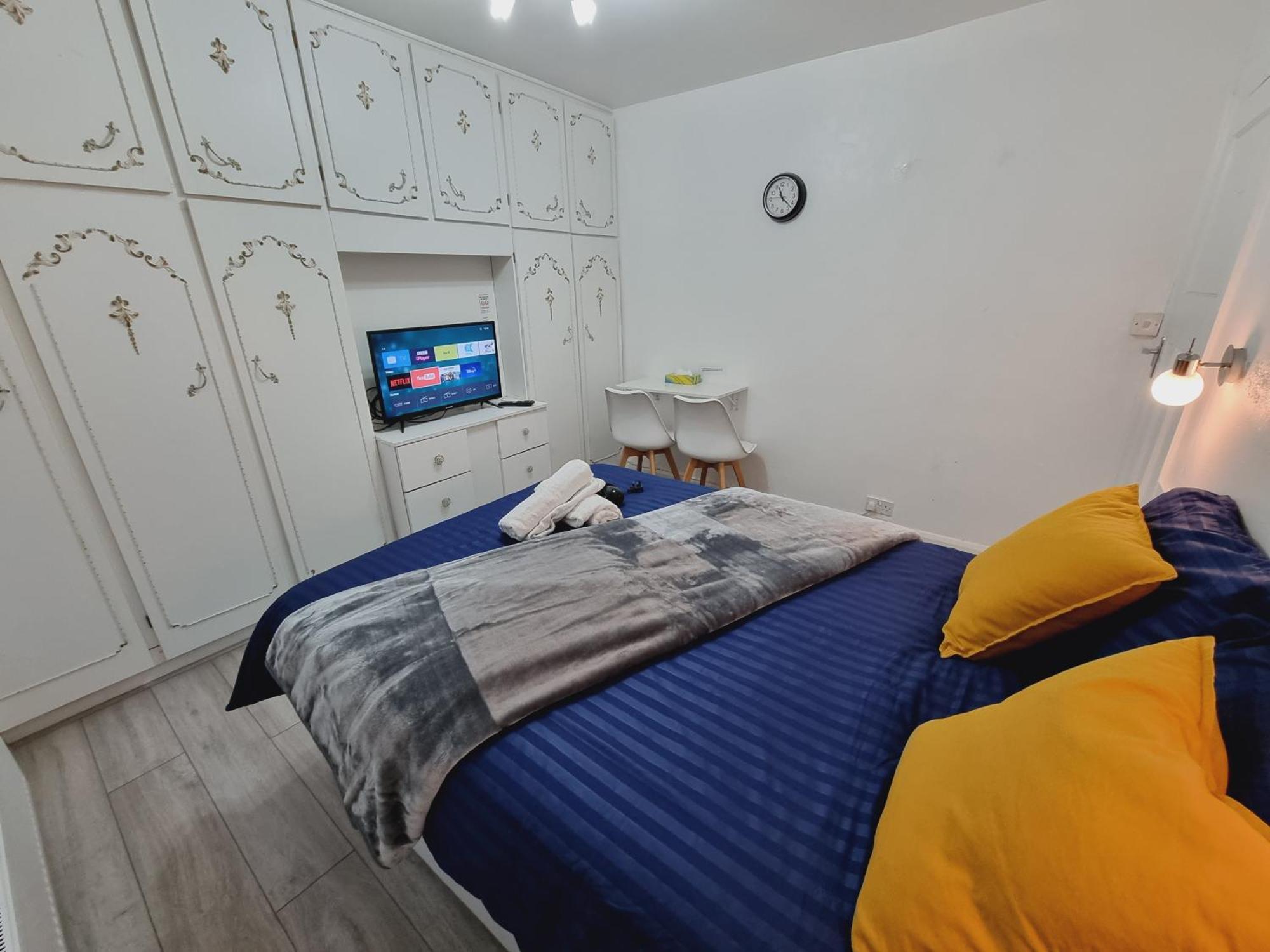 לידס Luxury Double Bed With Private Bathroom, Netflix, Work Space And Wifi מראה חיצוני תמונה